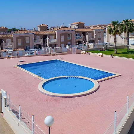 3 Bedroom Lovely In Holiday home